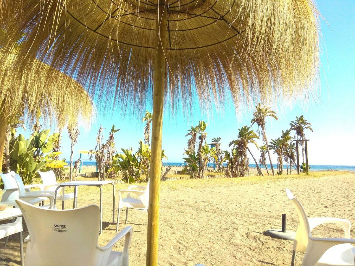 Playa La Cala In Front Of The Beach Free Parking 马拉加 外观 照片