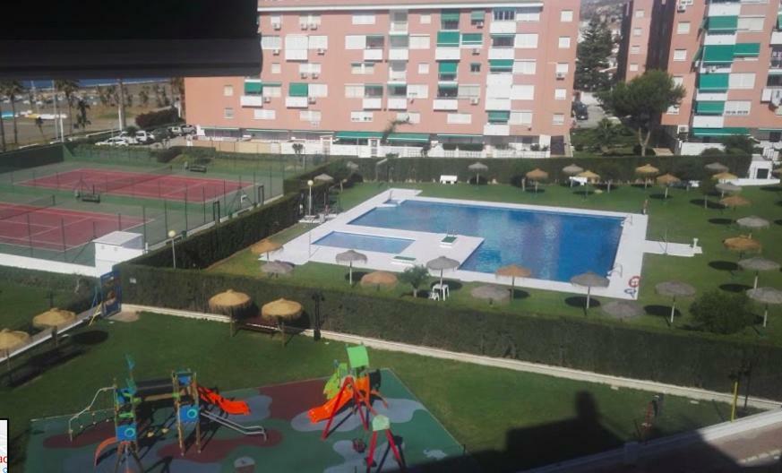 Playa La Cala In Front Of The Beach Free Parking 马拉加 外观 照片