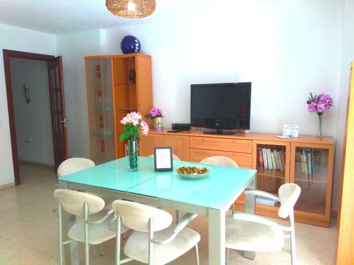 Playa La Cala In Front Of The Beach Free Parking 马拉加 外观 照片